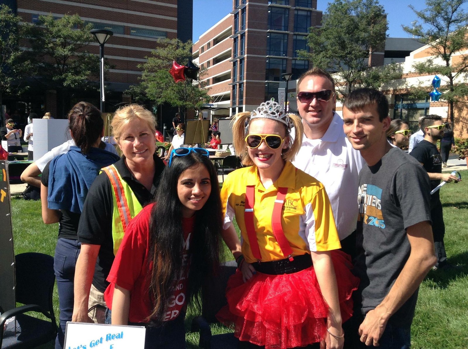 Some Student Council members tabling at USG fest that was held at the beginning of the school year. Hope you can recognize  at least some of them! 
