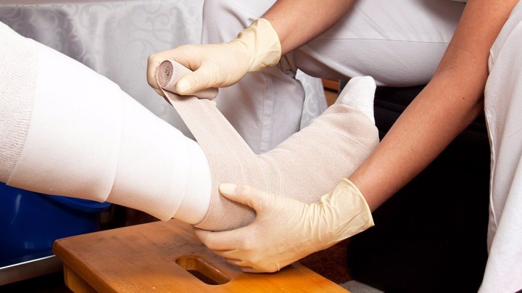 Wound-care-by-nurses-20178659-7d9